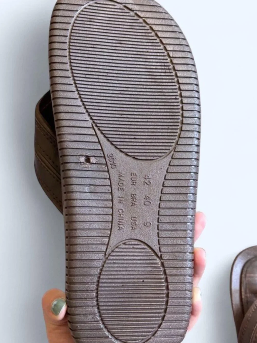 Men's Brown Cushioned Flip Flops